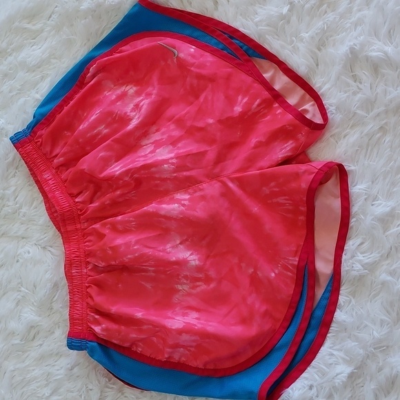 NIKE Dri Fit running shorts with liner size Medium - Picture 1 of 6
